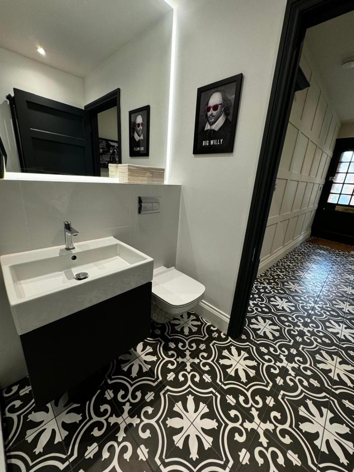 Macbeths Corner High End Luxury Apartment In Centre With Parking Stratford-upon-Avon Eksteriør bilde